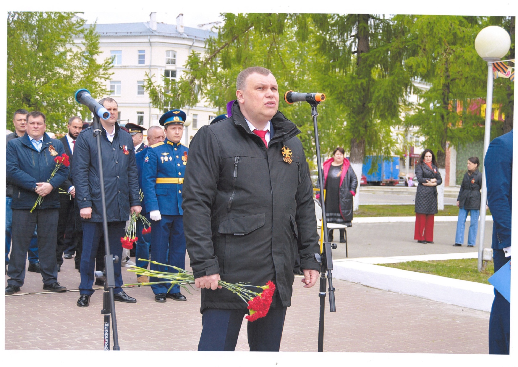 Выступление главы МСУ г.о.г. Кулебаки А.А.Паятелева на торжественном митинге на пл. Победы 09.05.2025 фото Ю.С.Клементьева